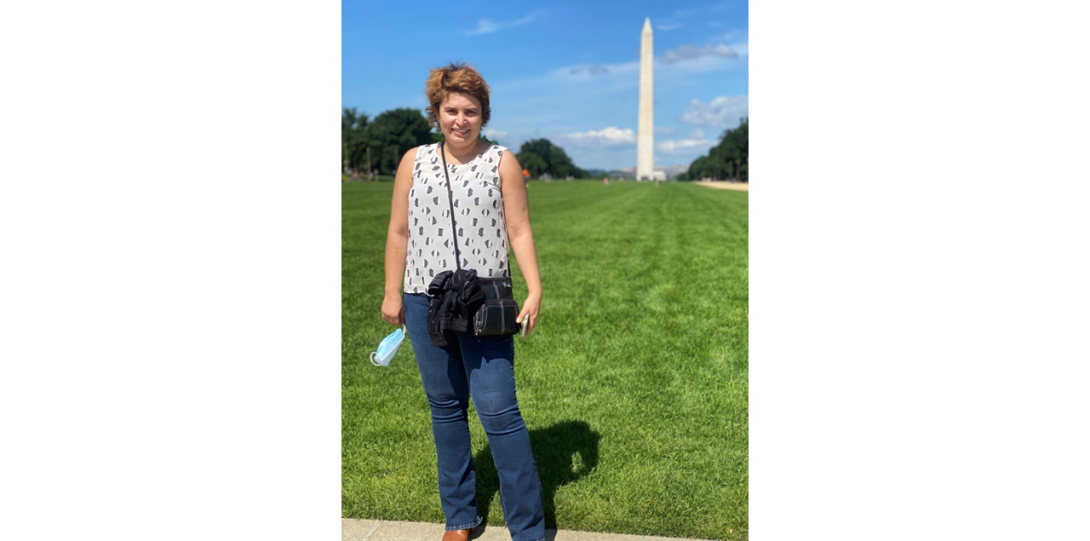 Adriana Zimnicka in front of the Washington Monument